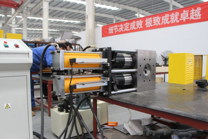 double pillar continuous screen changer